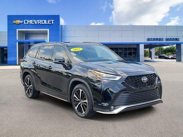 2022 Toyota Highlander XSE — photo 1 of 39