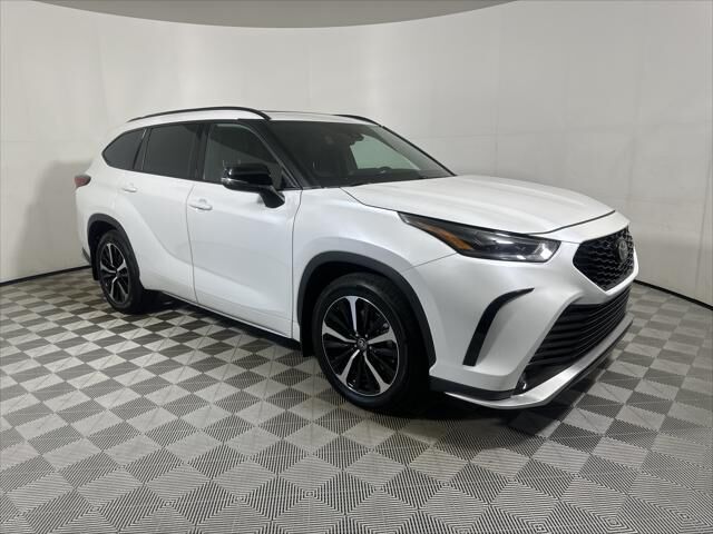 2022 Toyota Highlander XSE — photo 1 of 26