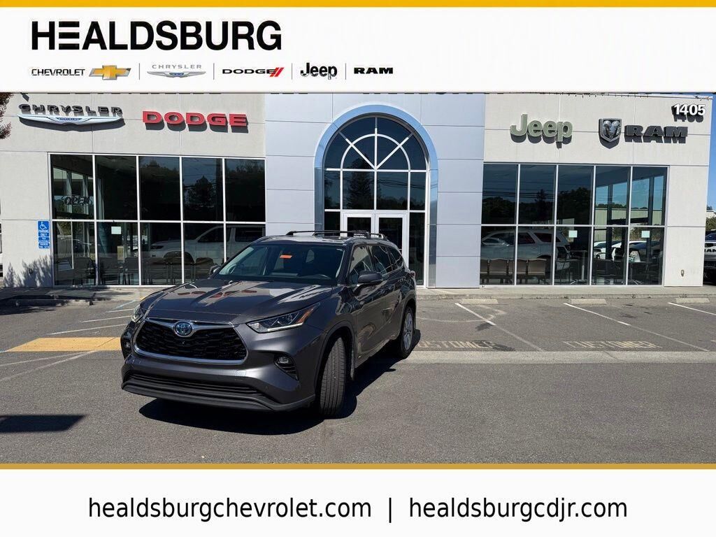 2022 Toyota Highlander Hybrid Limited — photo 1 of 26