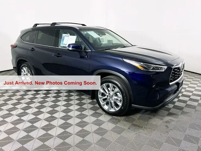 2026 Toyota Highlander Hybrid Limited — photo 1 of 13