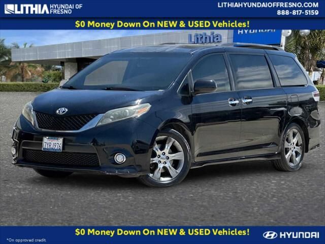 2015 Toyota Sienna SE 8-Passenger
