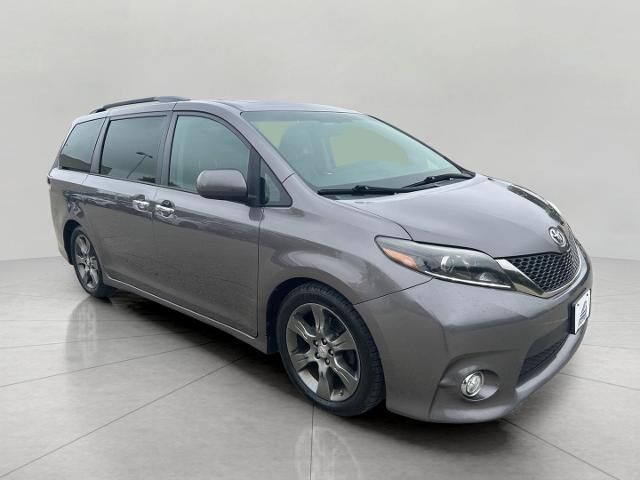 2015 Toyota Sienna SE 8-Passenger