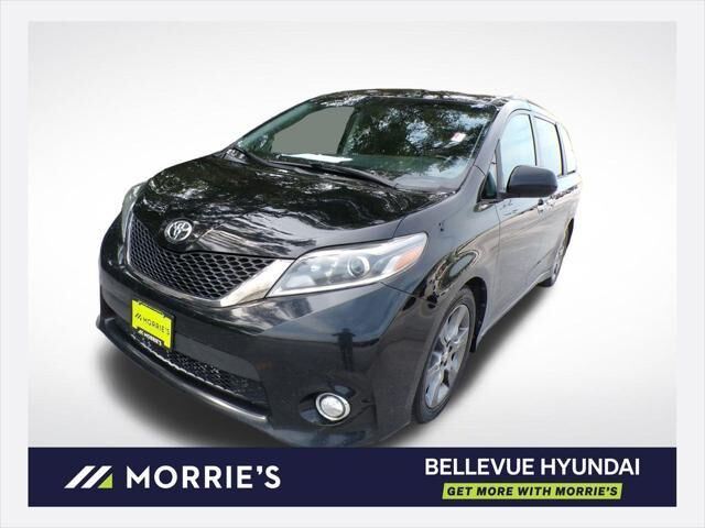 2016 Toyota Sienna SE 8-Passenger