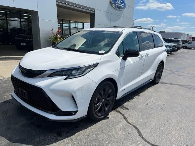 2021 Toyota Sienna XSE 7-Passenger