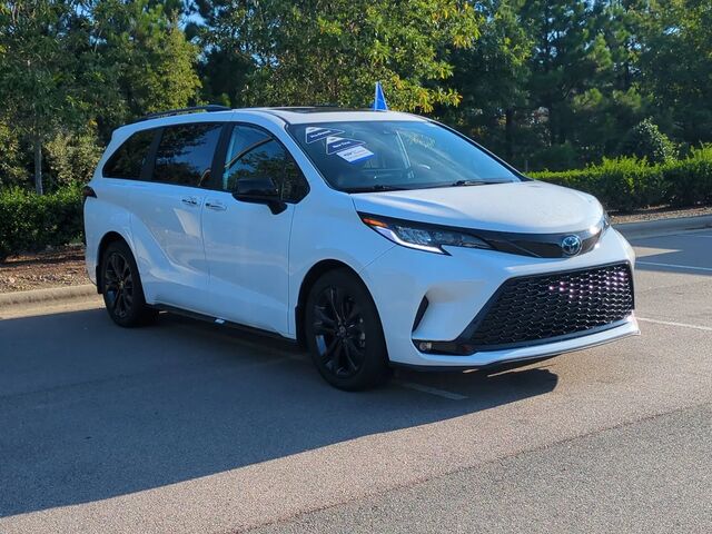 2025 Toyota Sienna XSE 7-Passenger