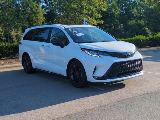 2025 Toyota Sienna XSE 7-Passenger