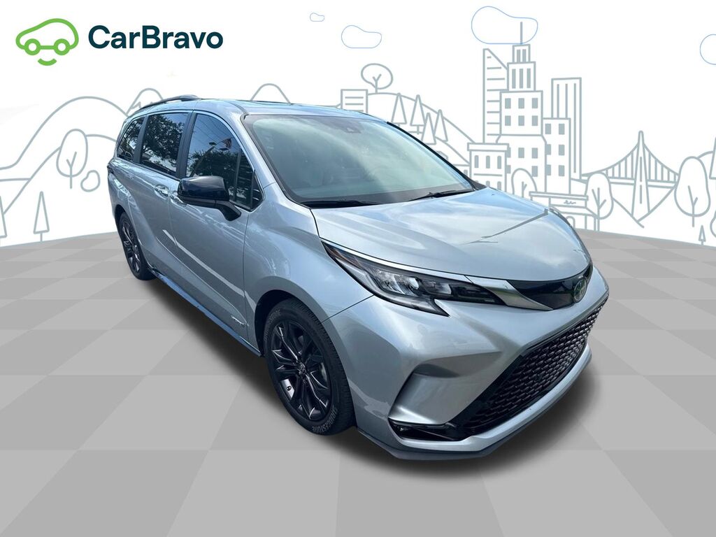 2021 Toyota Sienna XSE — photo 1 of 6