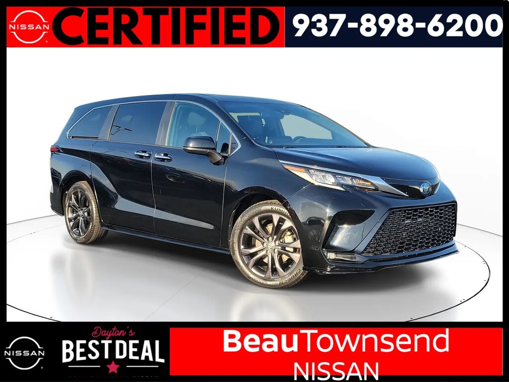 2023 Toyota Sienna XSE 7-Passenger — photo 1 of 13