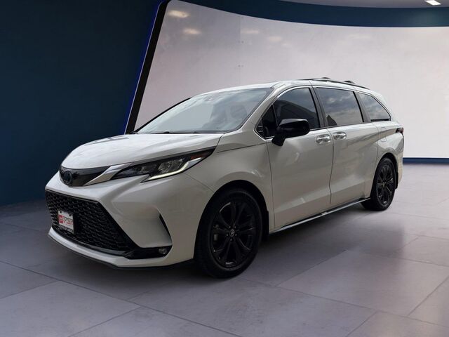 2022 Toyota Sienna XSE 7-Passenger