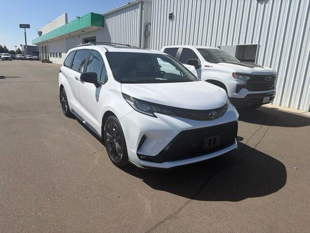 2026 Toyota Sienna XSE 7-Passenger