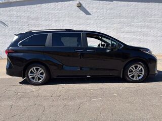 2022 Toyota Sienna XSE