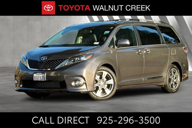 2017 Toyota Sienna SE 8-Passenger