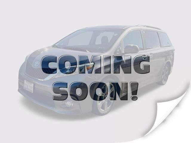 2017 Toyota Sienna SE 8-Passenger