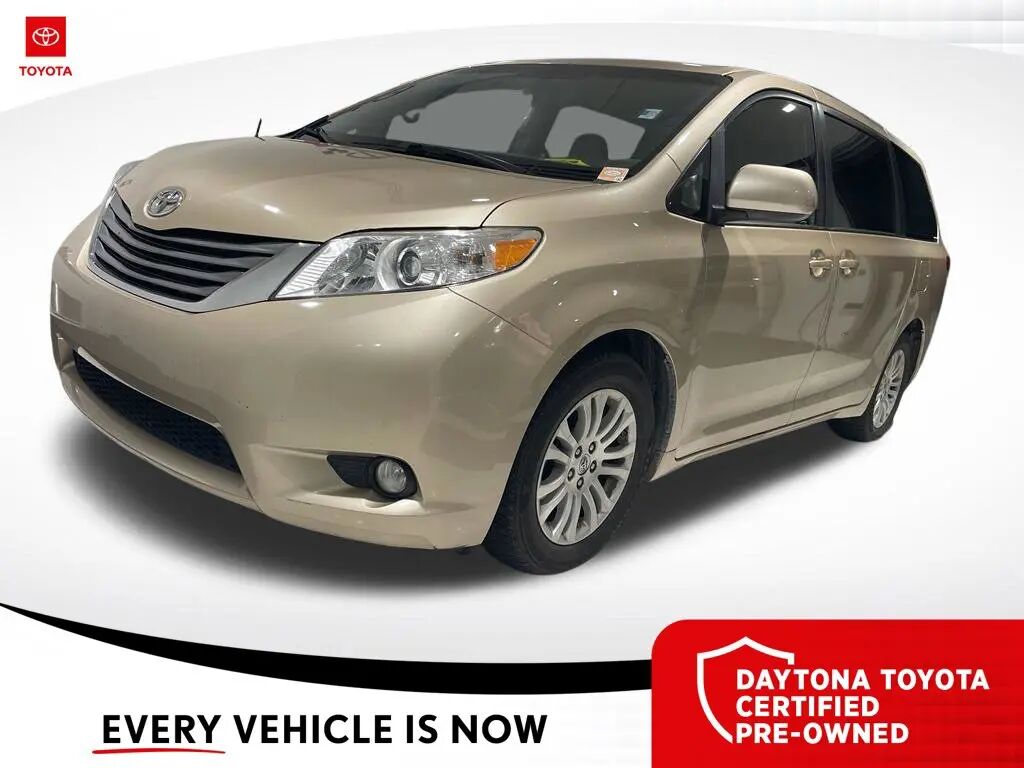 2013 Toyota Sienna XLE 7-Passenger Auto Access Seat — photo 1 of 10