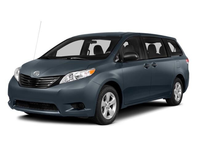 2014 Toyota Sienna XLE 7-Passenger Auto Access Seat