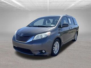 2015 Toyota Sienna XLE 7-Passenger Auto Access Seat
