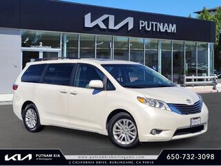2015 Toyota Sienna XLE 7-Passenger Auto Access Seat