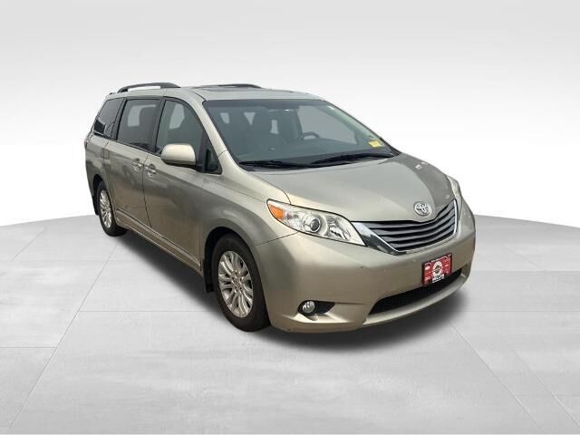 2016 Toyota Sienna Limited 7-Passenger