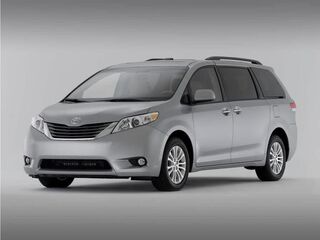 2013 Toyota Sienna XLE 7-Passenger Auto Access Seat