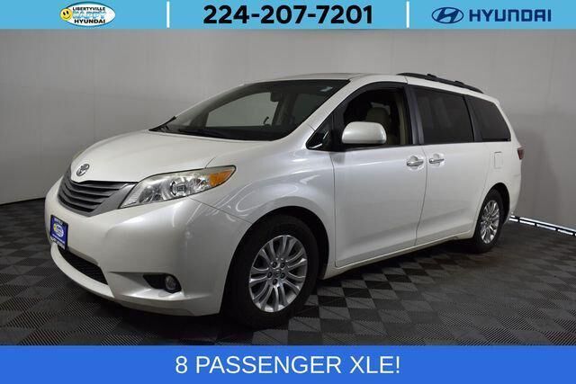 2015 Toyota Sienna XLE 7-Passenger Auto Access Seat