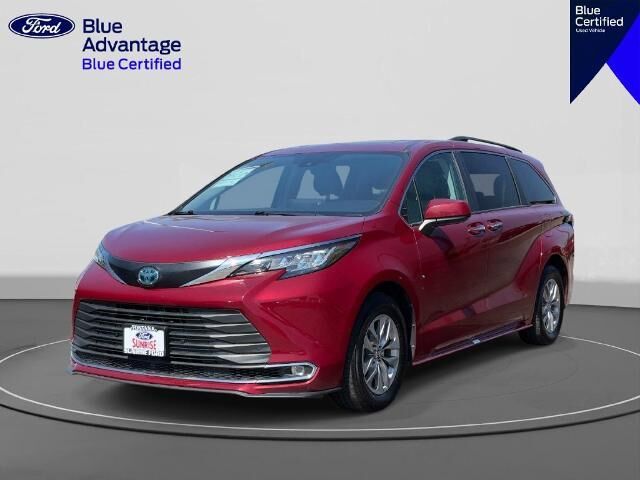 2023 Toyota Sienna XLE 8-Passenger