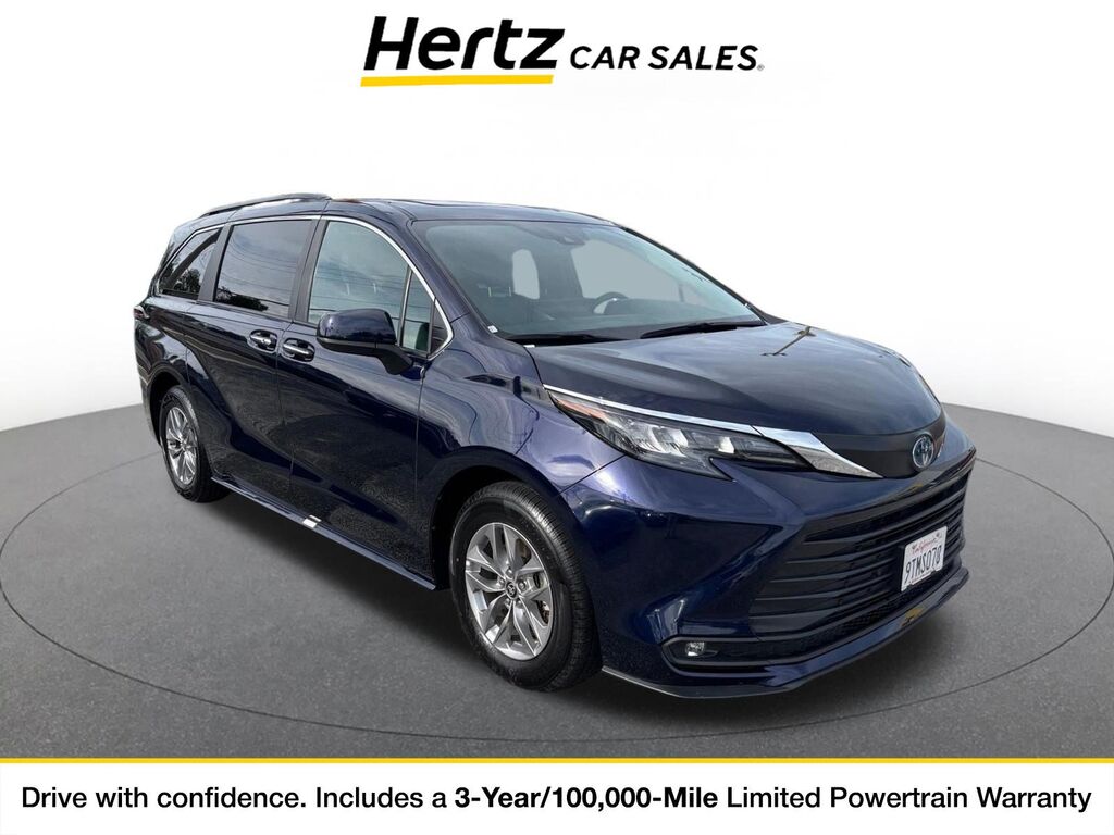 2025 Toyota Sienna XLE — photo 1 of 1