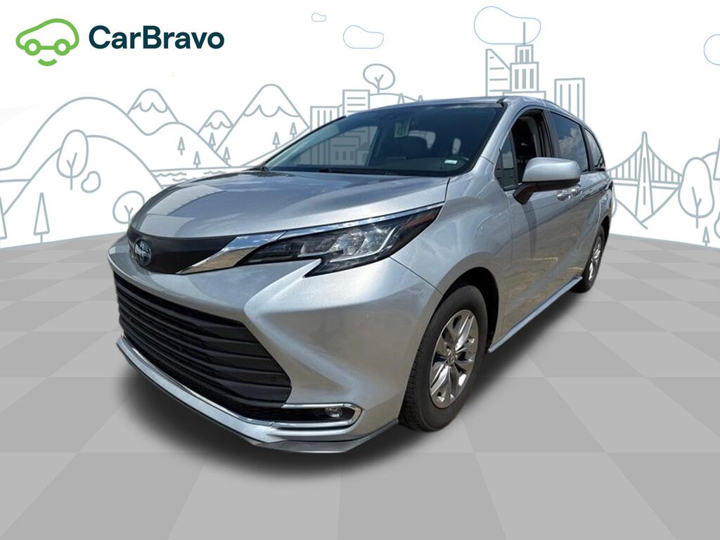 2023 Toyota Sienna XLE — photo 1 of 6