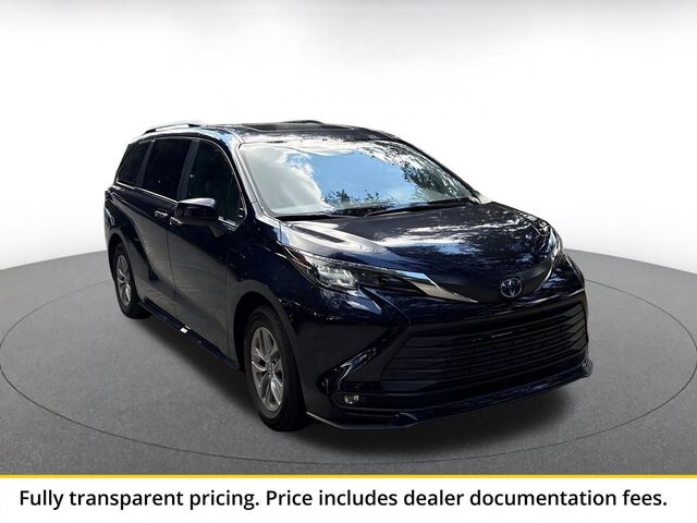 2025 Toyota Sienna XLE
