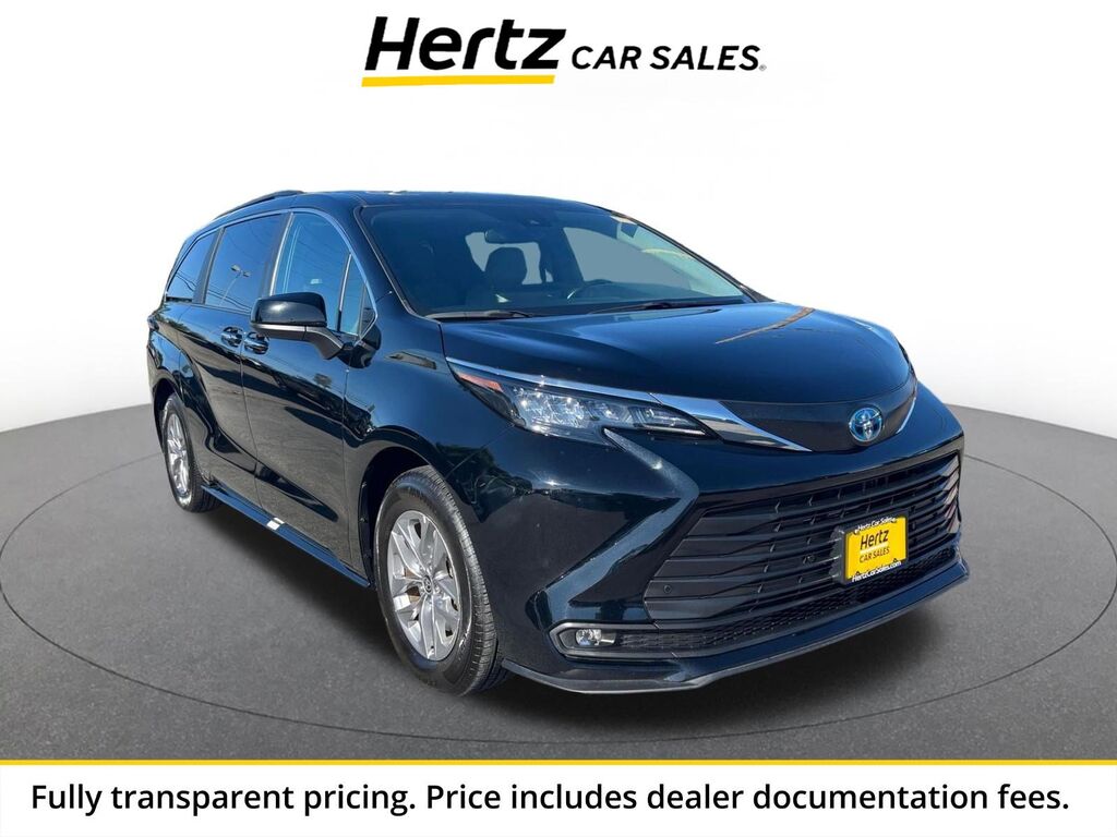 2025 Toyota Sienna XLE — photo 1 of 1