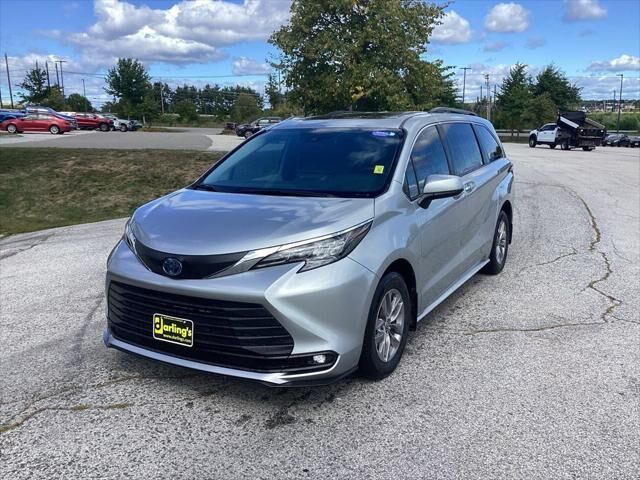 2025 Toyota Sienna XLE 8-Passenger