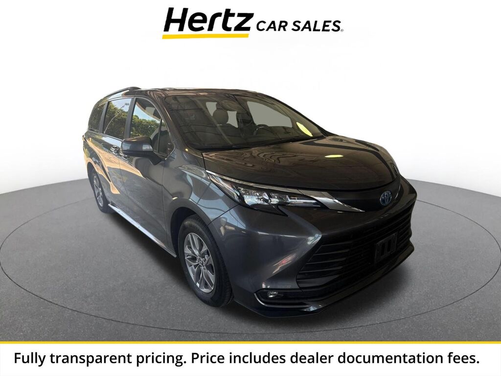 2025 Toyota Sienna XLE — photo 1 of 1