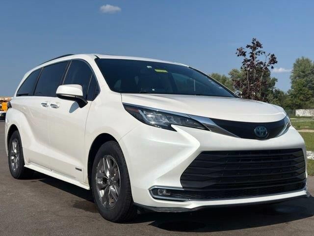 2021 Toyota Sienna XLE 7-Passenger