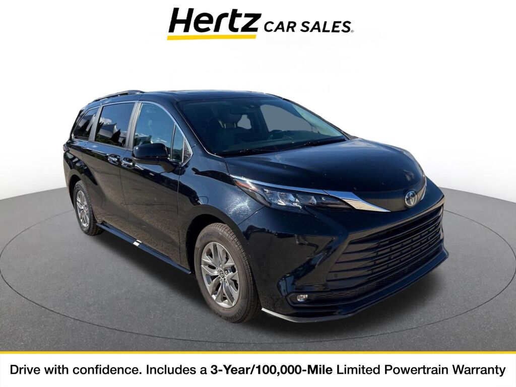2025 Toyota Sienna XLE — photo 1 of 11