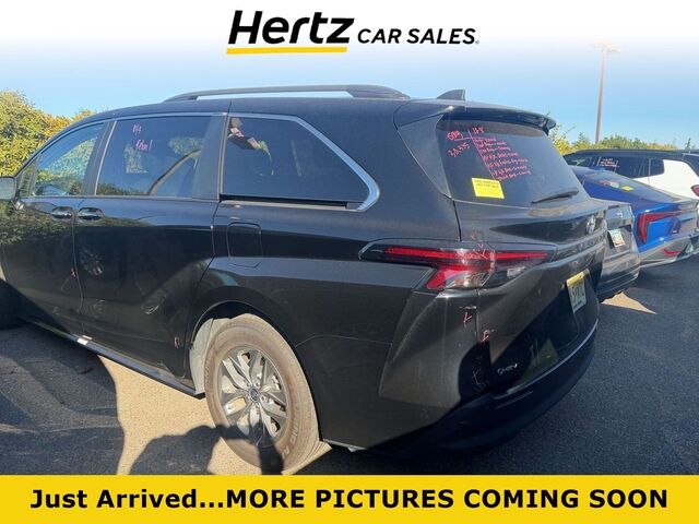 2025 Toyota Sienna XLE