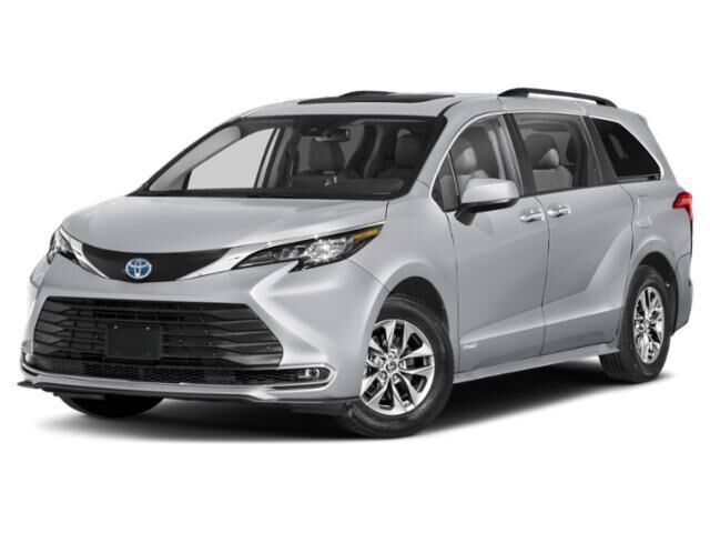 2023 Toyota Sienna XLE 8-Passenger