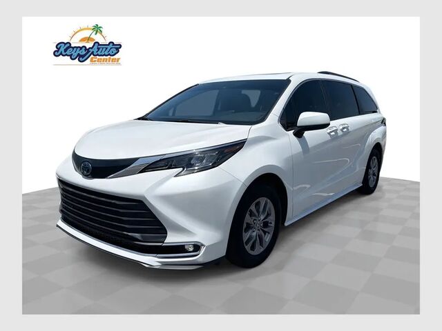 2024 Toyota Sienna XLE 8-Passenger