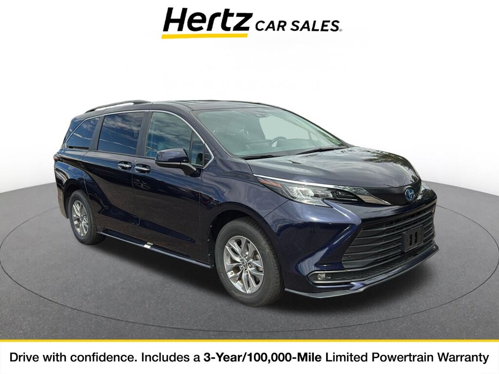 2025 Toyota Sienna XLE — photo 1 of 1