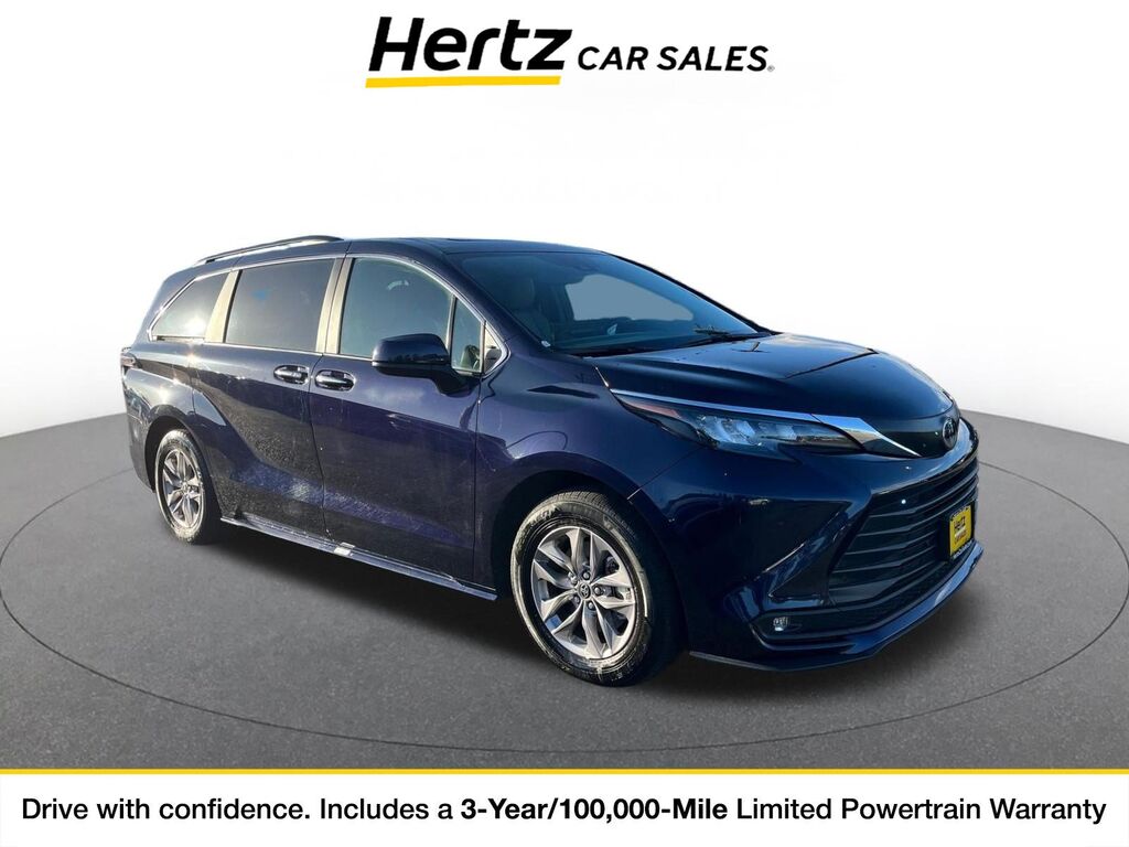 2025 Toyota Sienna XLE — photo 1 of 11