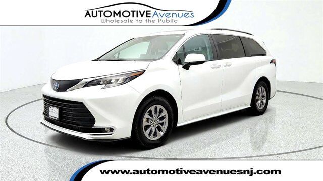 2024 Toyota Sienna XLE