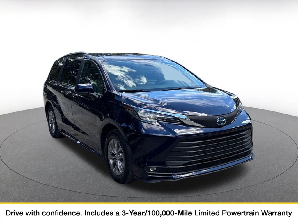 2025 Toyota Sienna XLE — photo 1 of 1