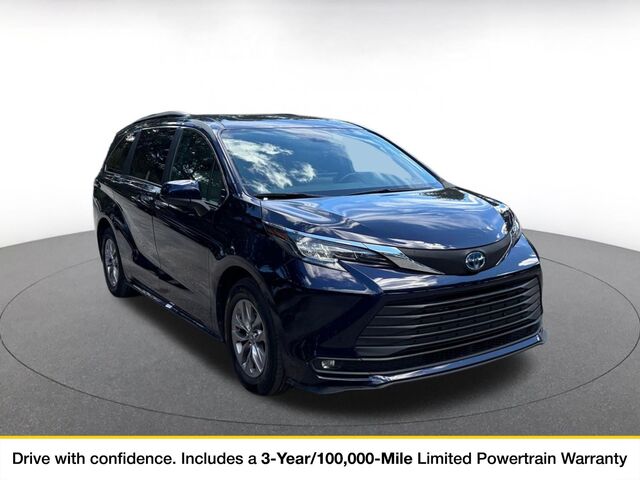 2025 Toyota Sienna XLE