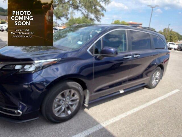 2024 Toyota Sienna XLE 8-Passenger