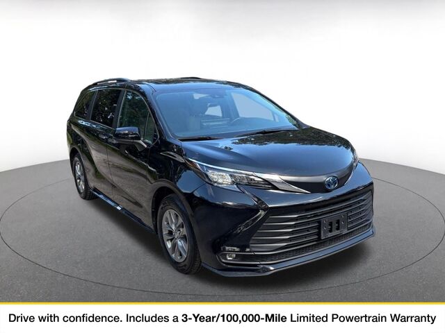 2025 Toyota Sienna XLE