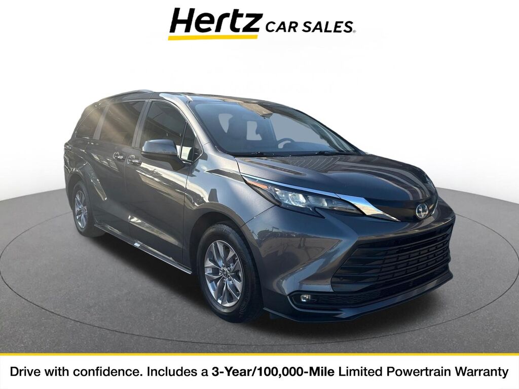2025 Toyota Sienna XLE — photo 1 of 11