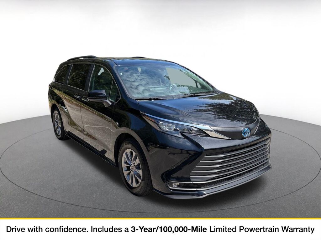2025 Toyota Sienna XLE — photo 1 of 1
