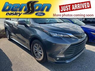 2025 Toyota Sienna XLE 8-Passenger