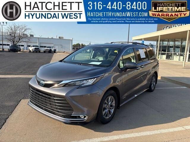 2021 Toyota Sienna XLE 7-Passenger
