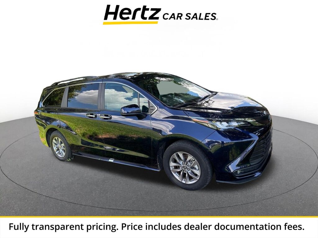 2025 Toyota Sienna XLE — photo 1 of 24