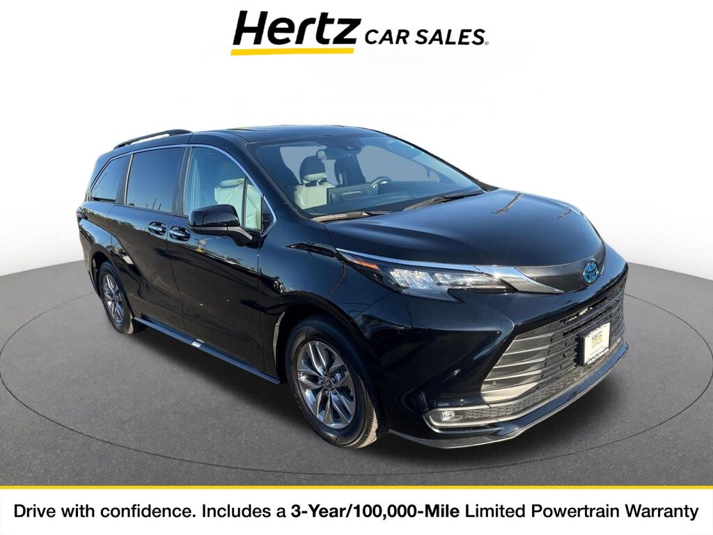 2025 Toyota Sienna XLE — photo 1 of 1