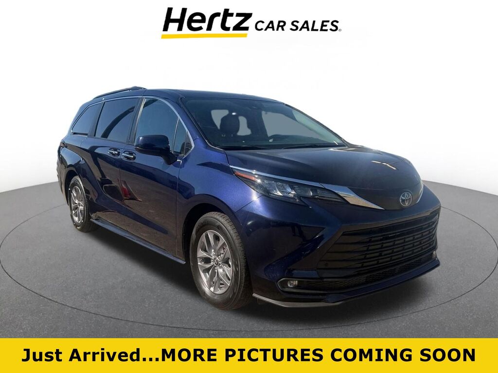 2025 Toyota Sienna XLE — photo 1 of 1